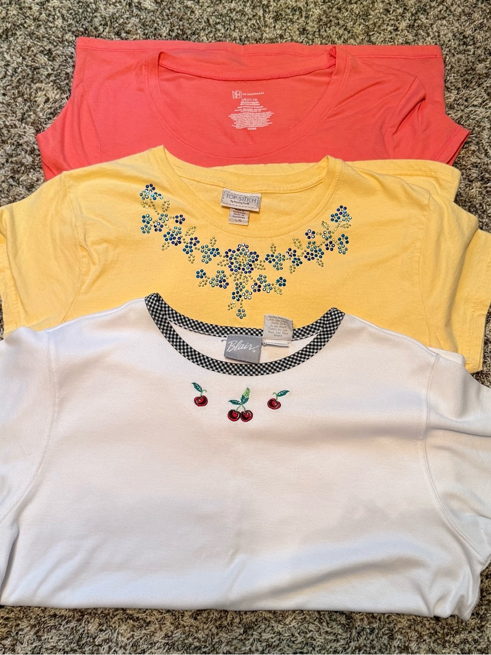 Lot of 3 Women's T-Shirts Size Large
- Blair, Top Stitch, No Boundaries
